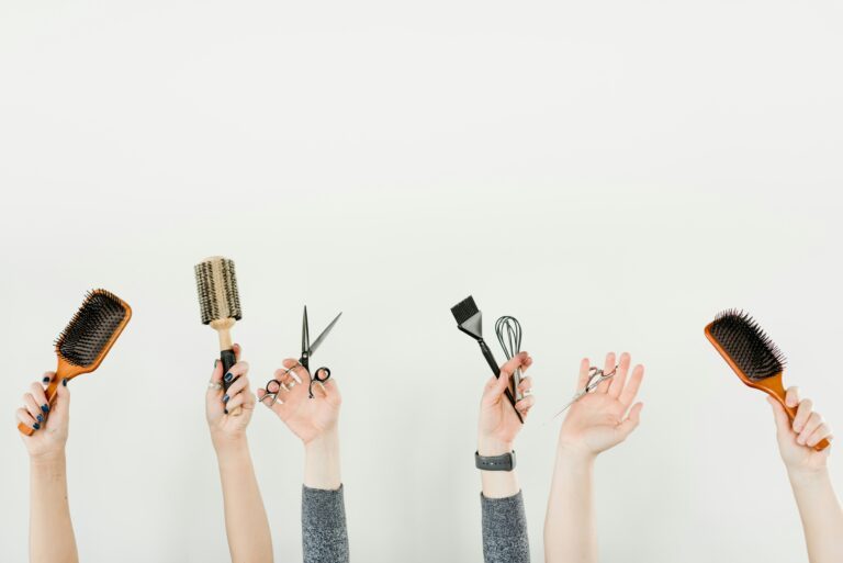 découvrez une gamme de services de beauté professionnels pour sublimer votre apparence et vous sentir bien dans votre peau. profitez d'une expérience unique et de soins personnalisés pour mettre en valeur votre beauté naturelle.