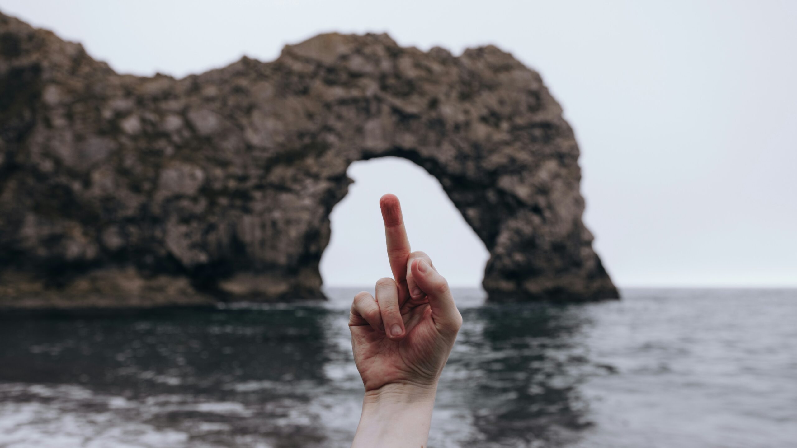découvrez la signification, les causes et les conséquences de la colère dans cet article. apprenez également des stratégies pour gérer et canaliser l'émotion de la colère dans votre vie quotidienne.