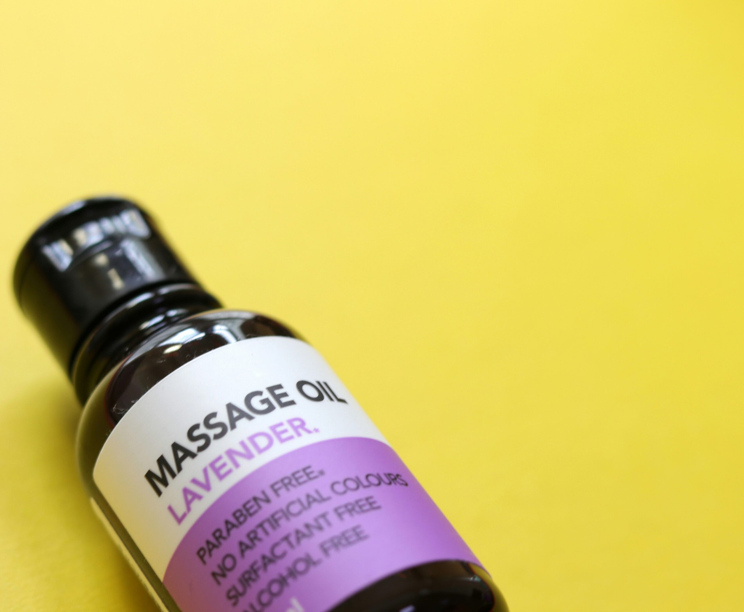 découvrez les bienfaits d'un massage du cuir chevelu pour une relaxation ultime et une stimulation de la circulation sanguine. profitez d'un moment de détente et de bien-être avec un massage du scalp.