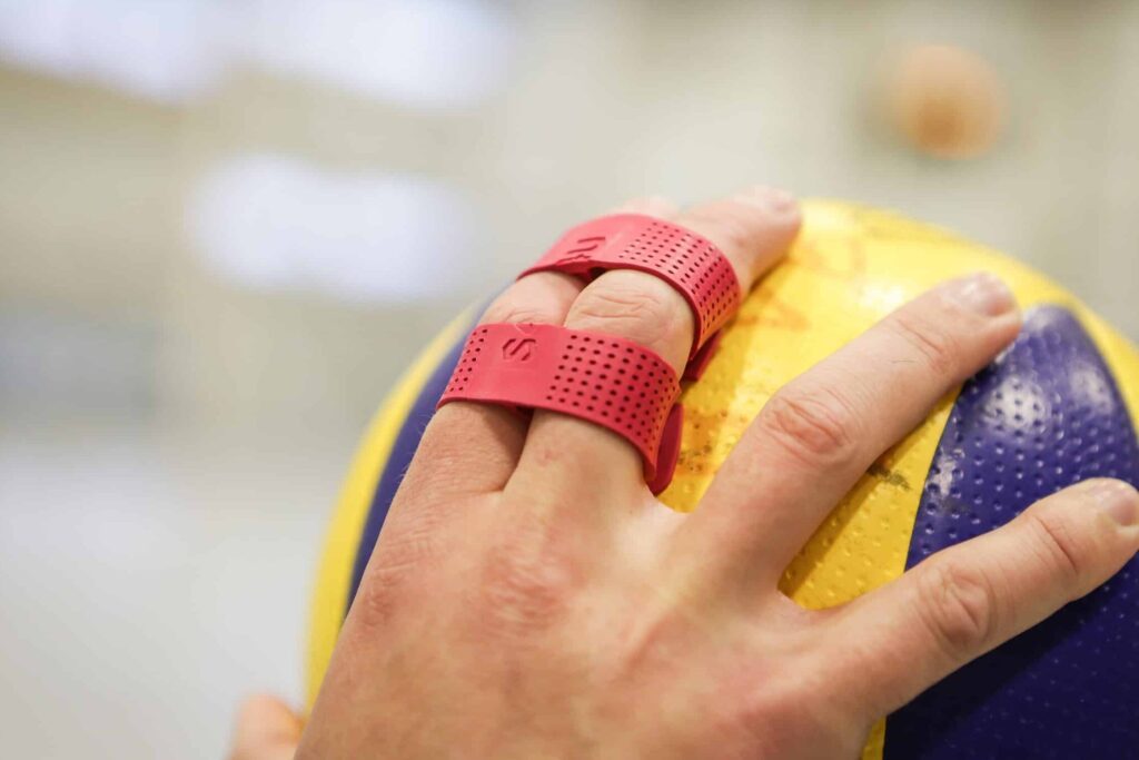 Comment réaliser un strapping correctement pour un doigt blessé ?
