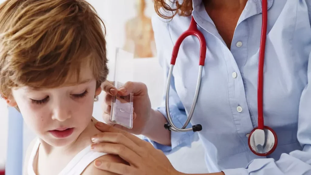 Comment traiter un molluscum surinfecté efficacement ?