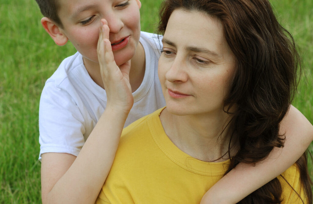 Votre enfant a une oreille cassée ? Voici comment réagir !