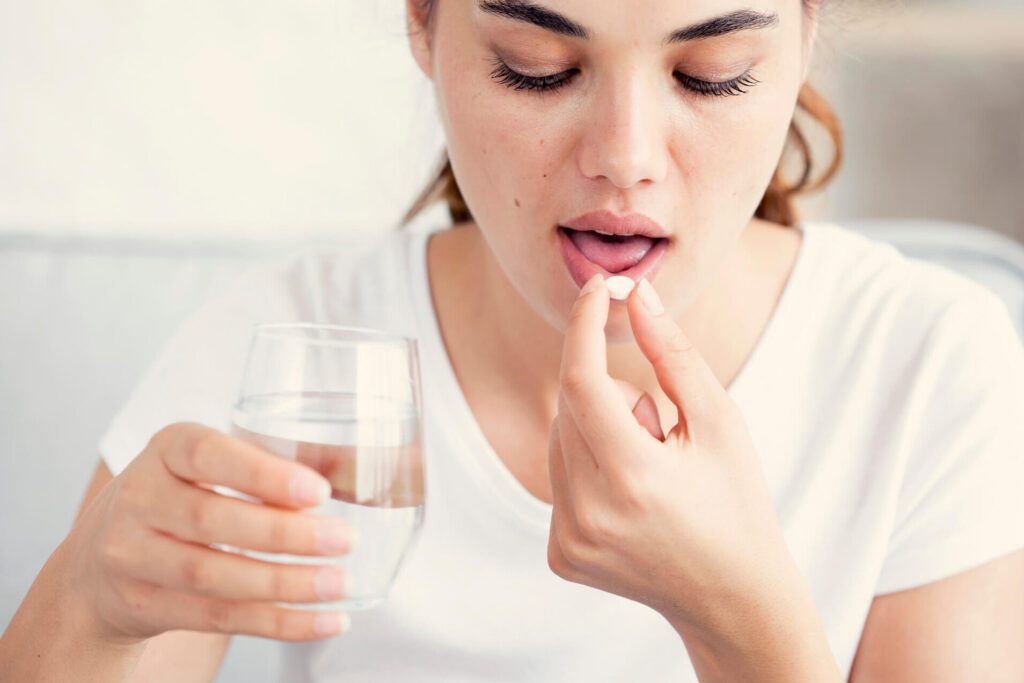 Peut-on attraper la chlamydia dans la gorge : symptômes et traitements