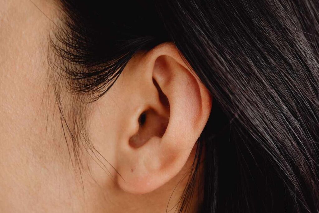 Comment reconnaître et traiter un kyste dans l&rsquo;oreille ?