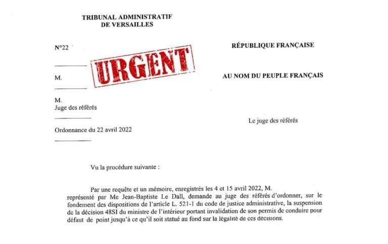 Avocat en cabinet consultant une ordonnance de référé pour suspension de permis