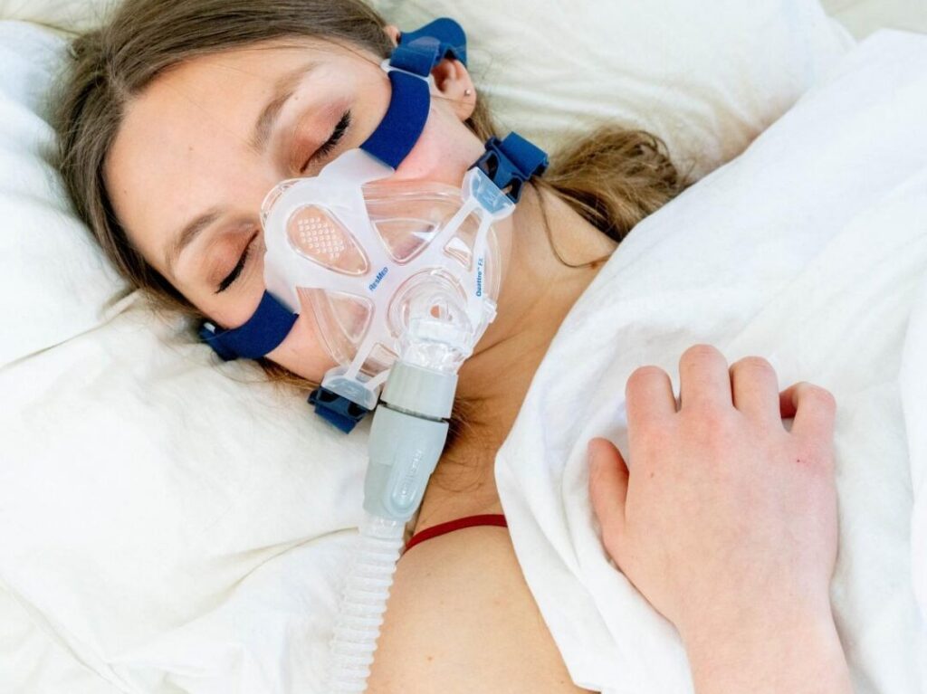 Comprendre l’apnée de sommeil : causes, symptômes et techniques de respiration pour mieux dormir