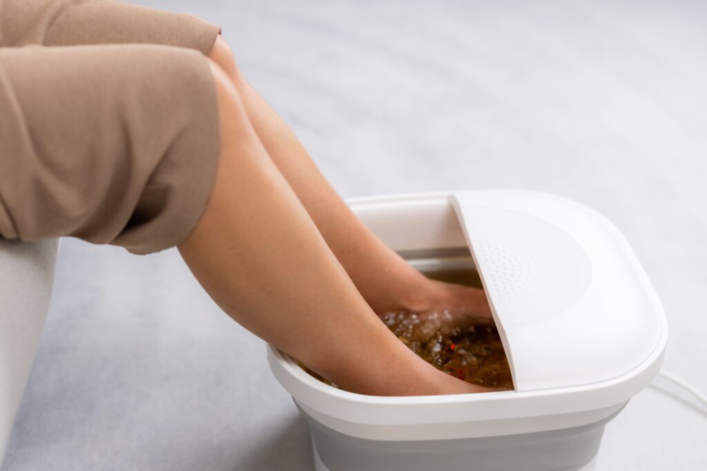 Comment soulager l’œdème des jambes chez les personnes âgées ?